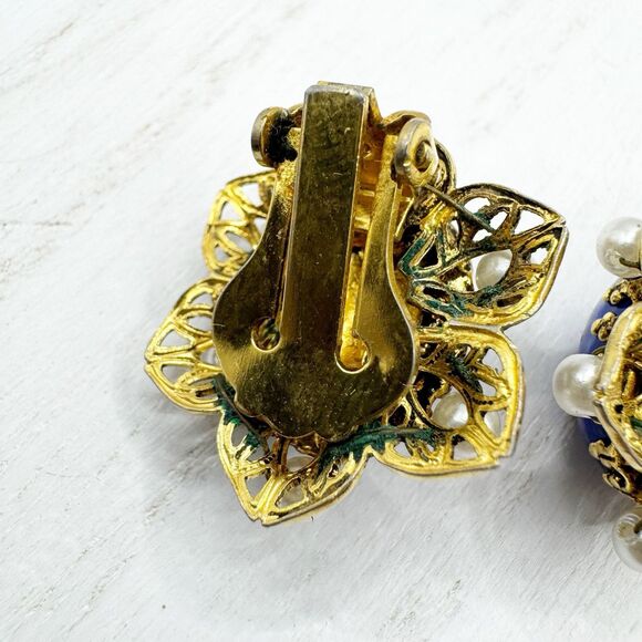 Vtg Cobalt Blue Domed Glass Clip On Earrings Gold Filigree Flowers Faux Pearls - Picture 8 of 9